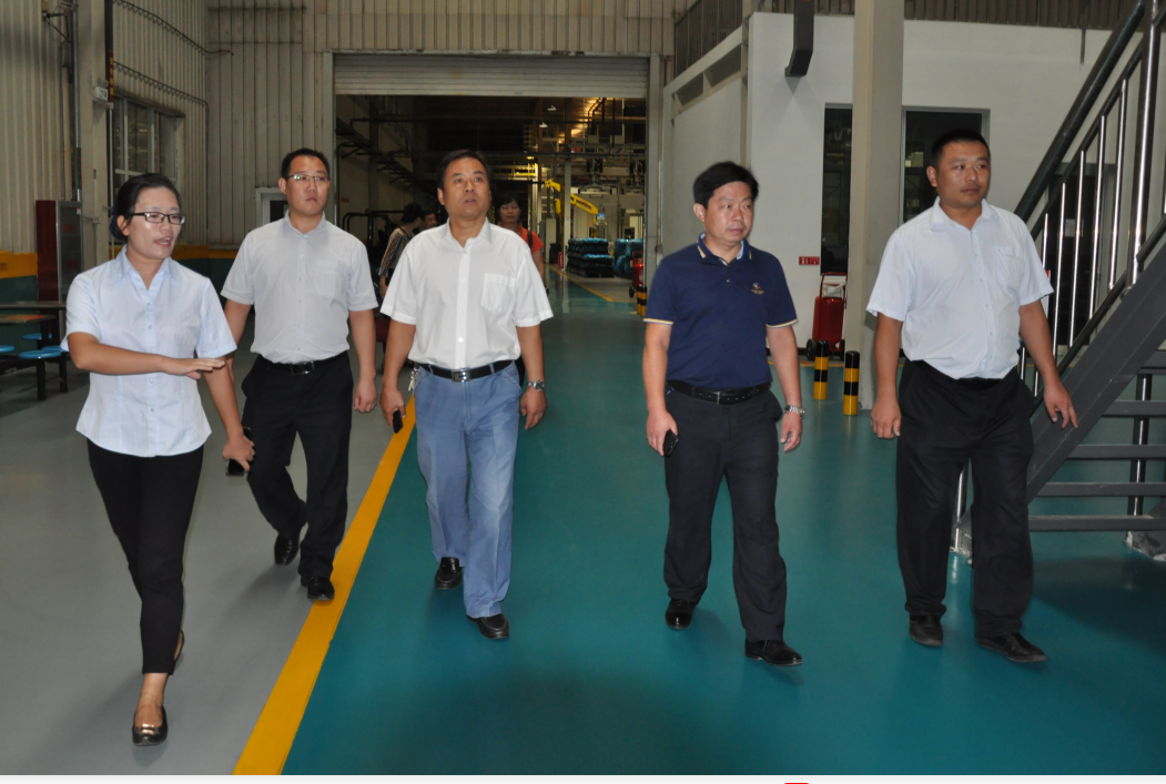 齊河縣工商聯(lián)領(lǐng)導、齊河龍運物業(yè)領(lǐng)導一行蒞臨連心物業(yè)指導工作